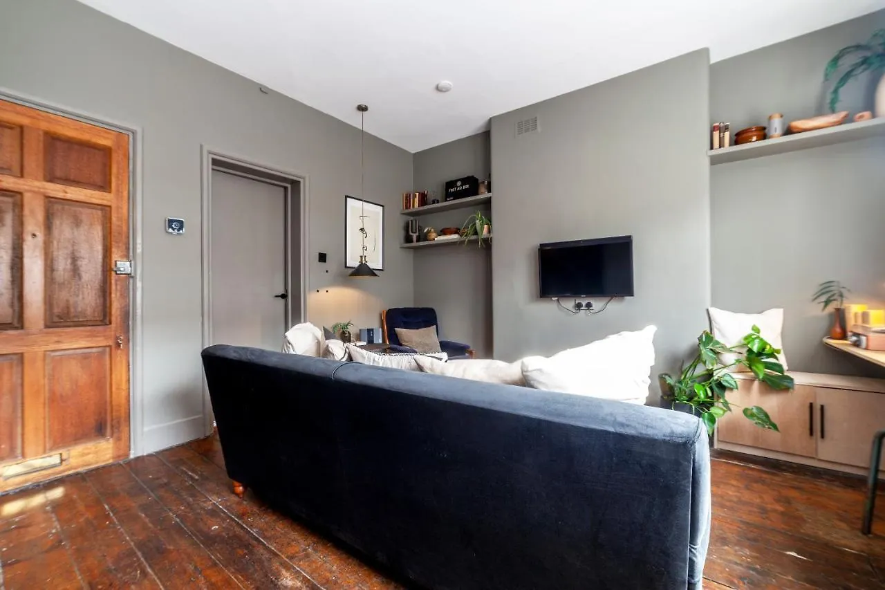 Beautiful And Spacious 1Br Apt, Bethnal Green London